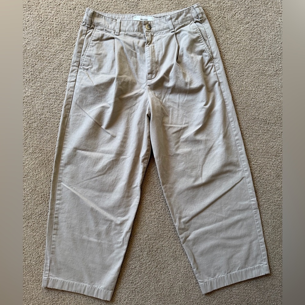 Hollister baggy chinos